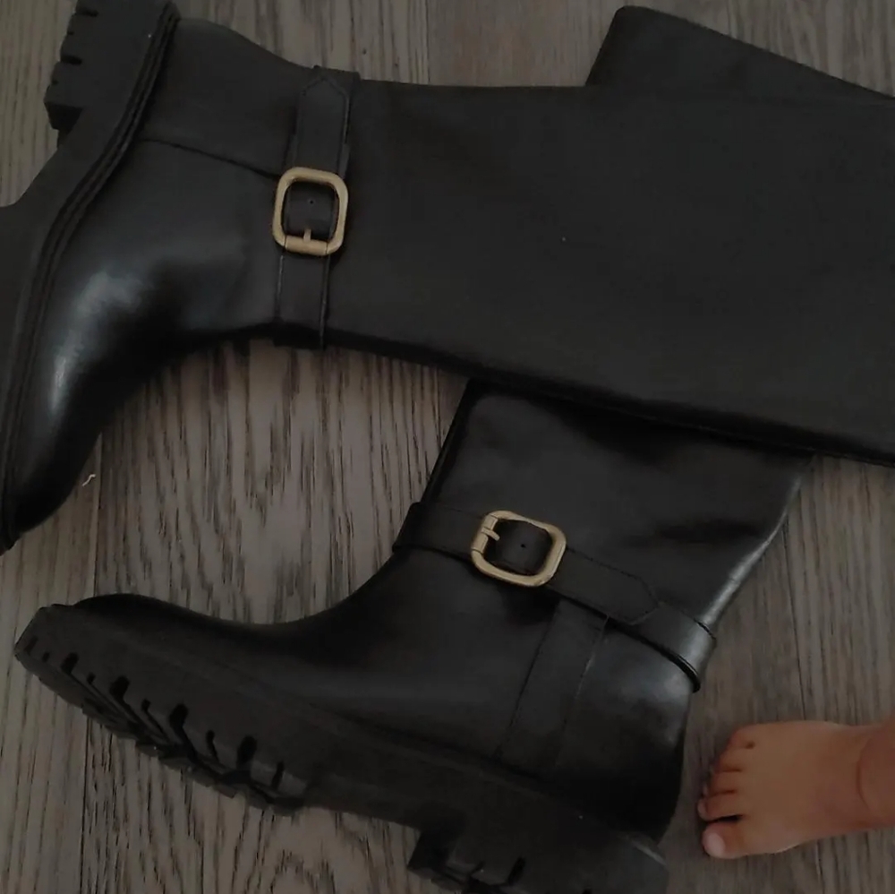 Knee high Leather Boots